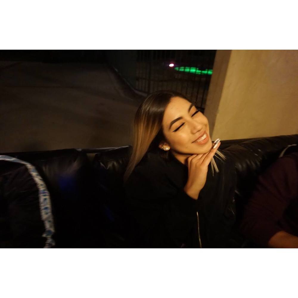 Meet your Posher, Claudia